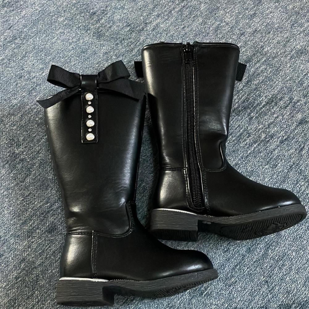 self esteem USA toddler ridding boots with bow and pearls. Size 5M